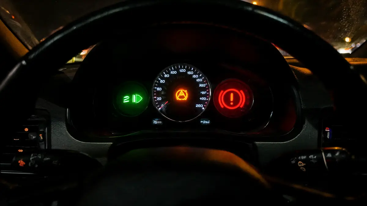 Décrypter chaque voyant sur une voiture : le guide pour rouler en toute sécurité