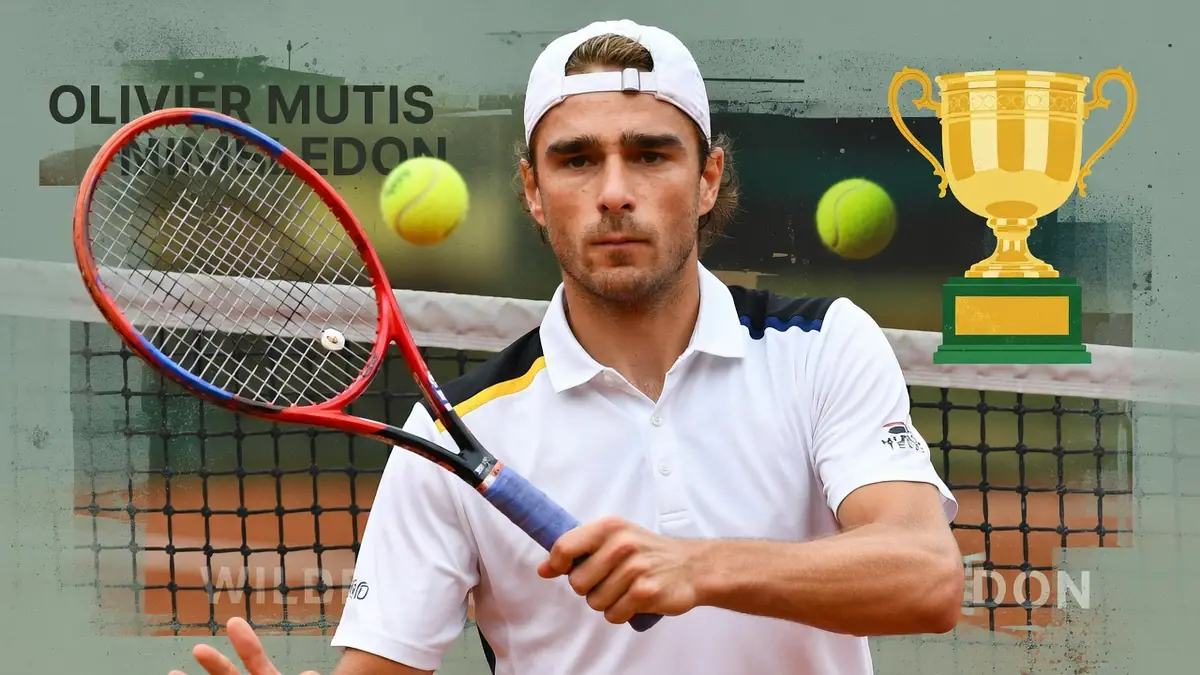 Olivier Mutis tenant une raquette de tennis avec des balles en vol et un trophée à proximité