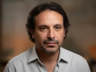 Portrait d'un homme barbu illustrant Bruno Salomone cause décès