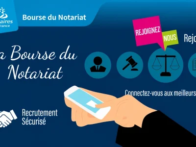 Une main tenant un smartphone illustre la bourse du Notariat
