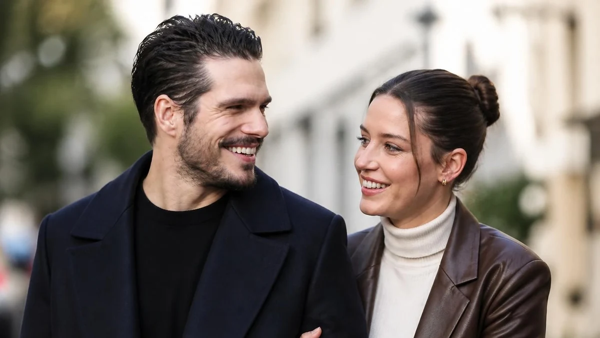 François Civil et Adèle Exarchopoulos couple affichant une grande complicité lors d'une sortie en ville