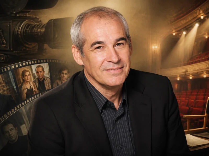Portrait de l'acteur Jérôme Anger devant un fond illustrant une caméra et une salle de théâtre