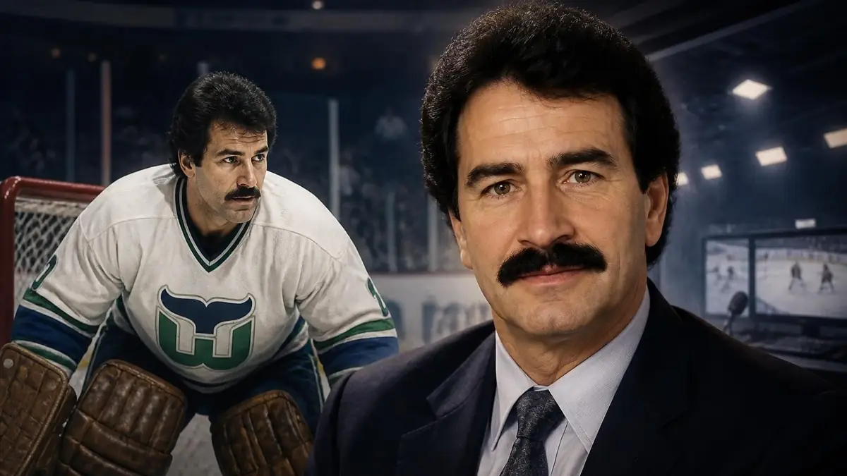 Portrait de John Garrett en costume superposé à une image de lui en tant que gardien de but de hockey
